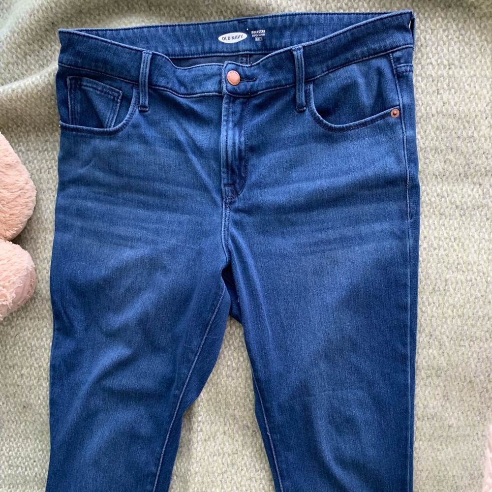 Size 12 Old Navy 24/7 Rockstar Skinny Jeans